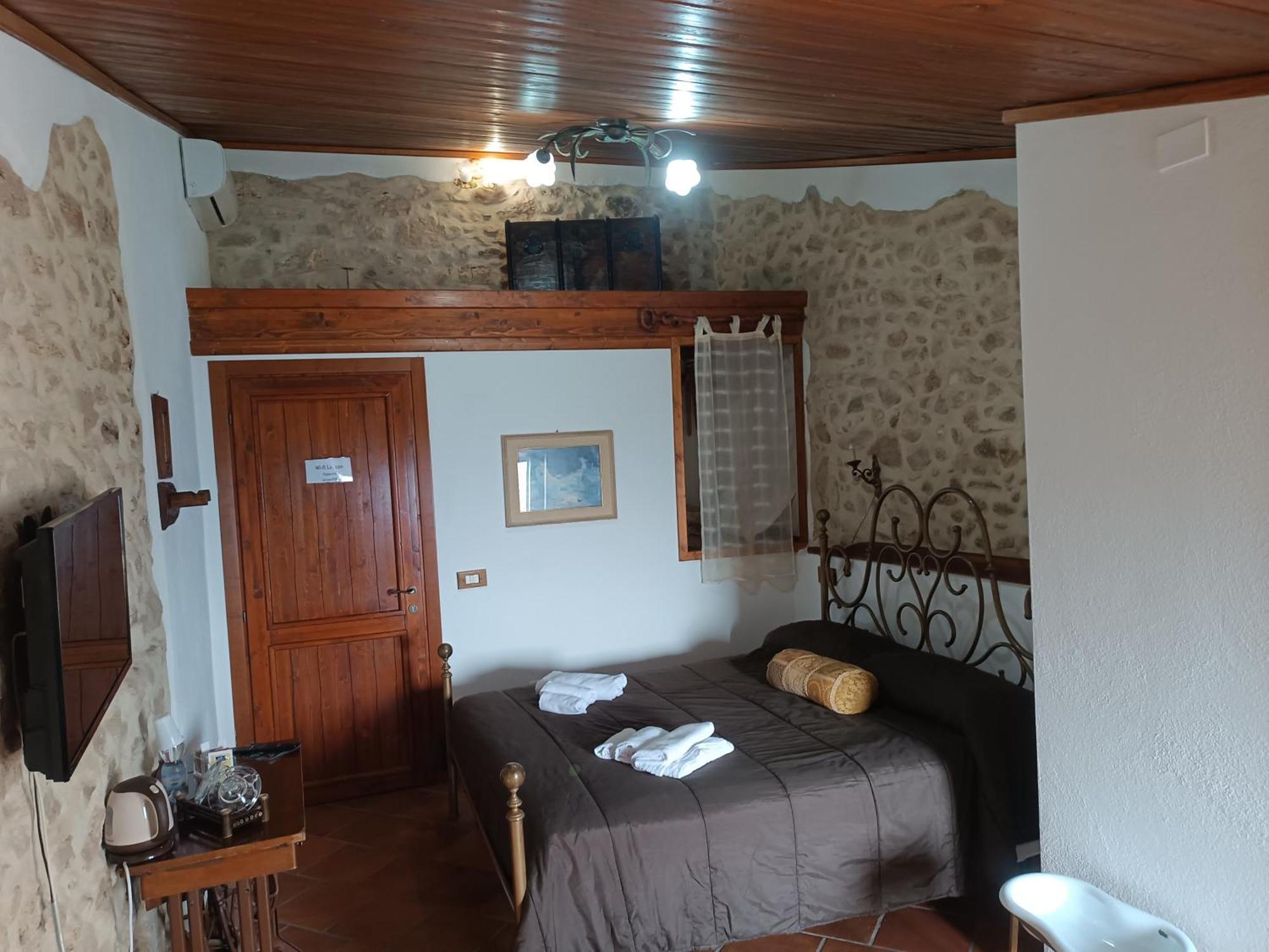La Rupe Bed And Breakfast Norma Rom bilde
